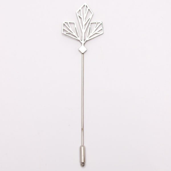 The Metal Leaf Coat Pin is here to make your attire adorable