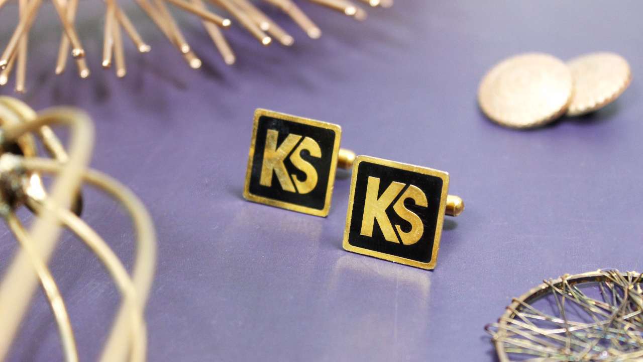get the beautifully customized cufflinks in your initials