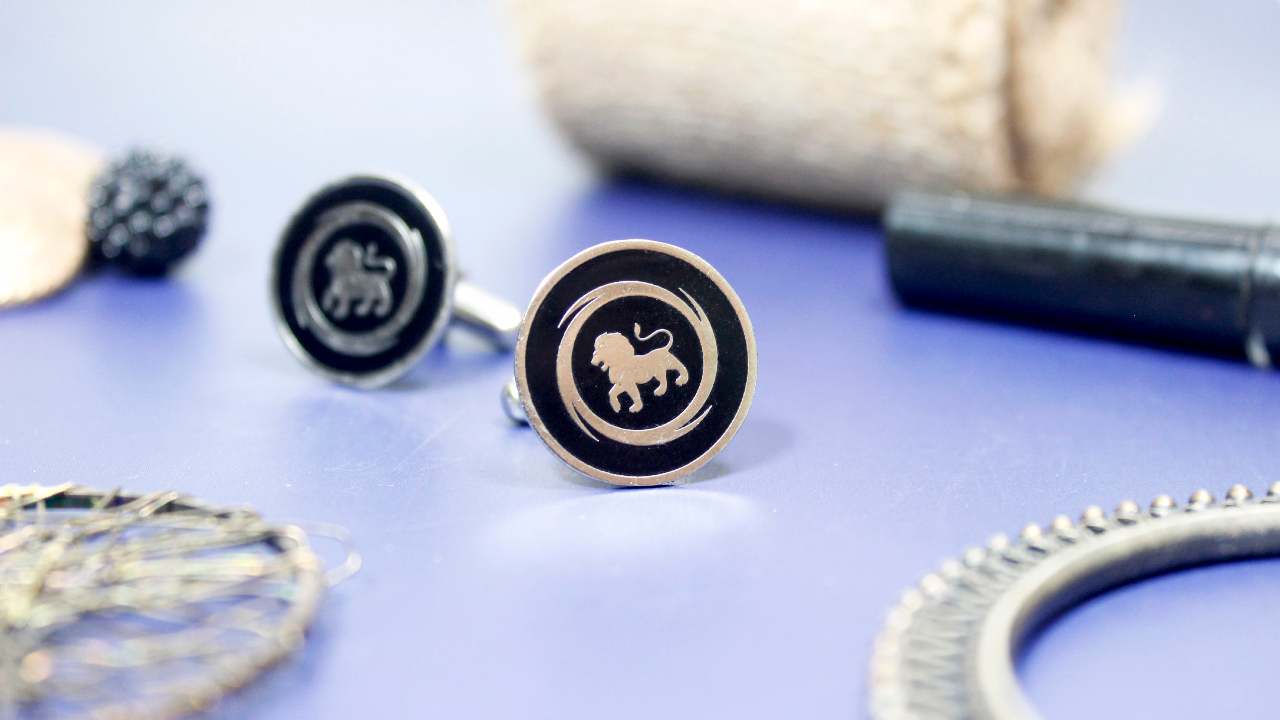 Get the best customized cufflinks or custom cufflinks in your own designs and needs